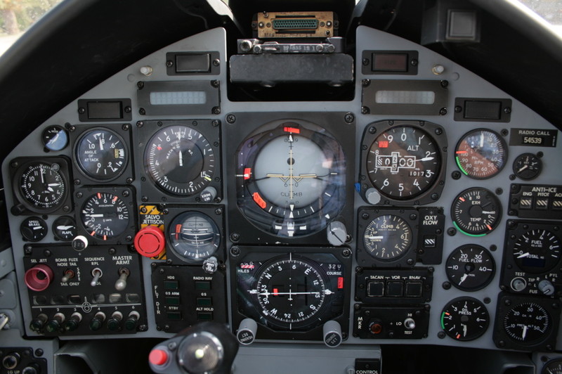 Cockpit Mb339 Pan