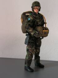 Figurino Parà In Assetto Lanci